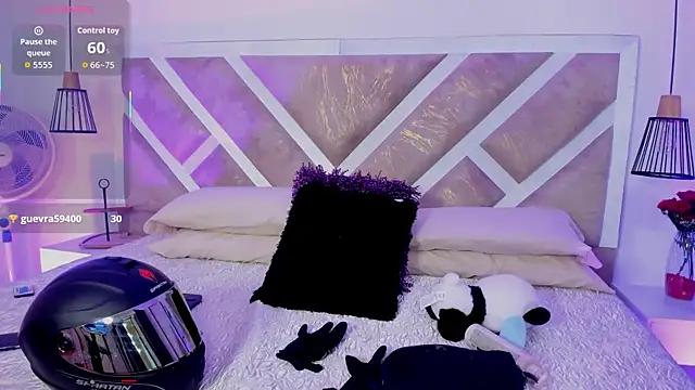 ZiaCalifa online show from April 6, 11:22 am