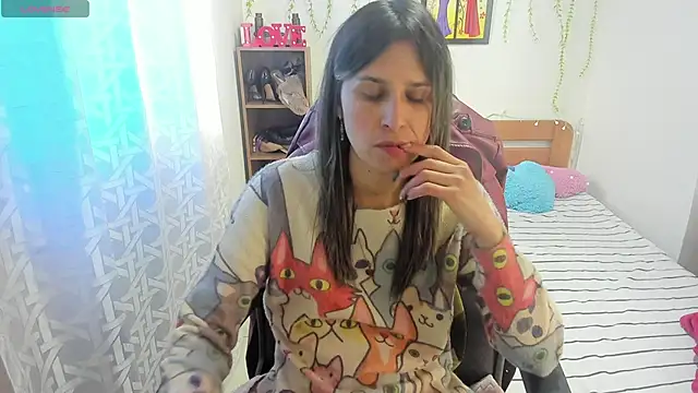 lauren ashlee online show from October 31, 4:00 pm