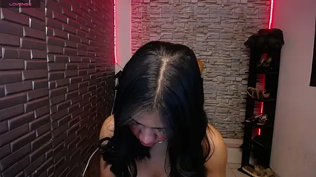 keizy  conte online show from April 16, 1:33 pm