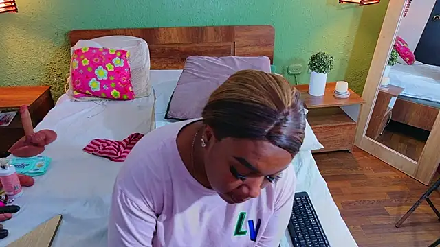 dannaahbrown online show from May 27, 3:42 pm