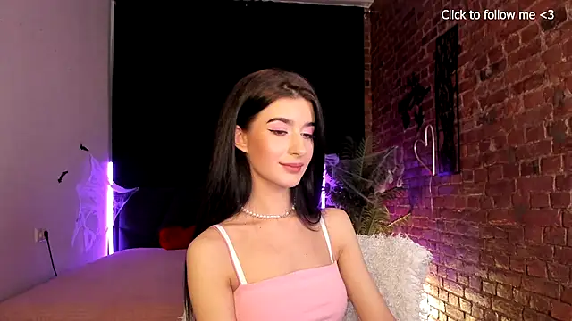 LauraCoy online show from October 27, 2:01 pm