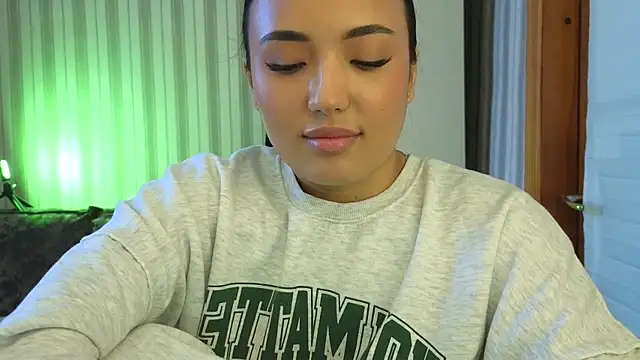 Snapshot of lily__foster chatting on September 22, 7:07 am lily foster online show from September 22, 7:07 am