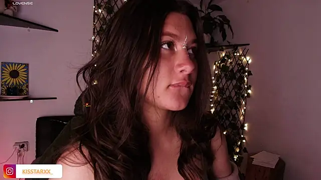 kisstarxxx online show from July 28, 3:15 am
