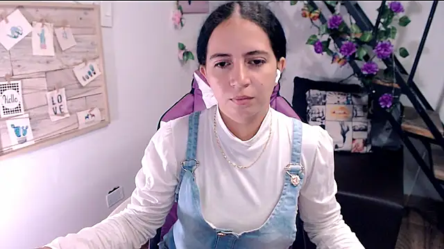 samantha baby  online show from June 9, 6:29 pm