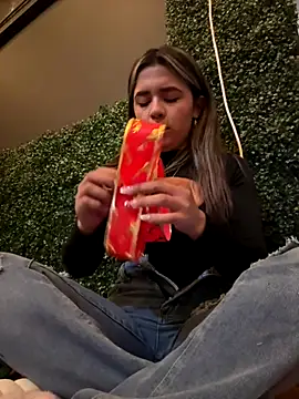 Tiana saenz online show from November 27, 3:09 am