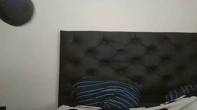 Bombon ok online show from December 1, 9:17 pm