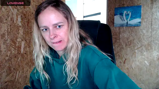 las sweet online show from June 19, 1:25 pm