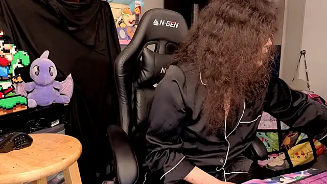 ShinyCherub online show from December 18, 2:05 am