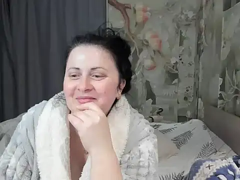 Lillian2 online show from April 1, 6:38 pm