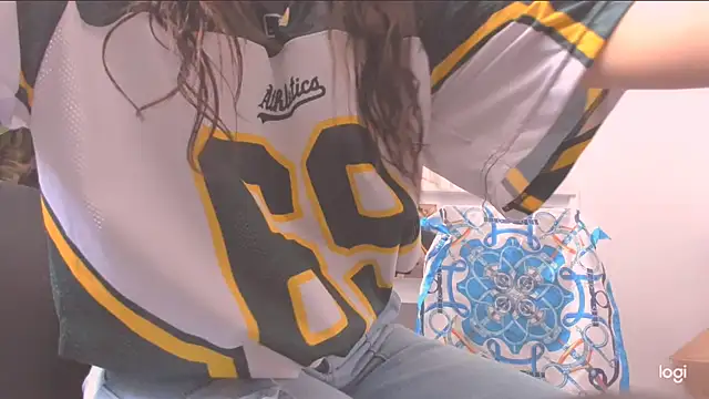 MYFAVOURITESTRAGER online show from April 10, 9:10 pm