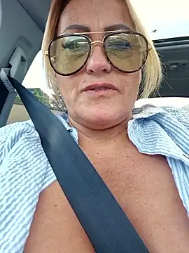Isabellaa04 online show from May 2, 1:03 pm