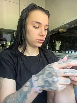 Queen of pain online show from July 7, 6:47 am