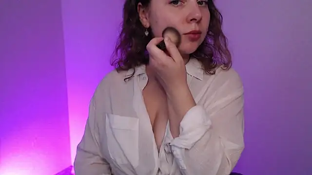 Leah Reed online show from May 16, 3:22 pm