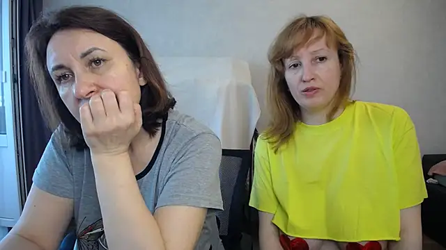 DonnaMagdalena online show from May 19, 8:21 am