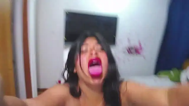 Yunhot  online show from November 29, 9:35 am