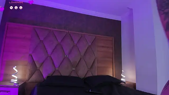 CamileHolmes online show from April 10, 5:13 am