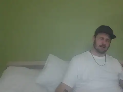 BlueEyedGuyPNW online show from April 29, 7:52 pm