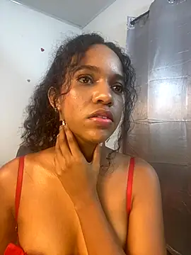 Snapshot of Tina_Rouse2 chatting on September 17, 7:23 pm Tina Rouse2 online show from September 17, 7:23 pm