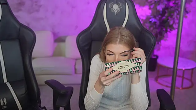 Jasmine Flow online show from November 20, 8:48 am