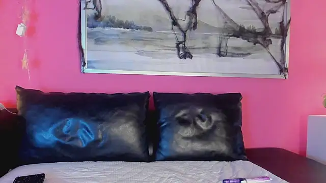 Tiffanysurez  online show from October 30, 9:16 pm