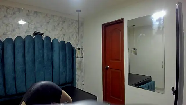 nalalye cruzz  online show from November 22, 3:42 am