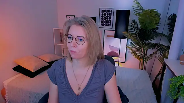 Annie Light online show from January 16, 8:21 am