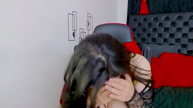 misslombana online show from November 24, 7:43 am