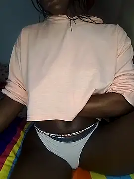 NicRaisaa online show from February 3, 6:40 am