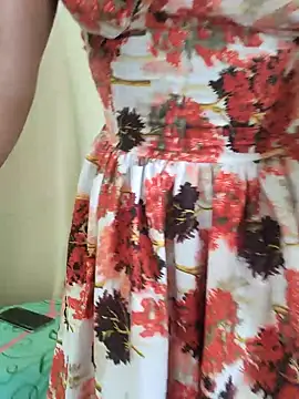 NicRaisaa online show from February 23, 6:36 am