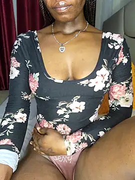 NicRaisaa online show from March 23, 4:51 am