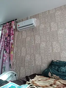 EffectFiona online show from October 4, 5:46 am