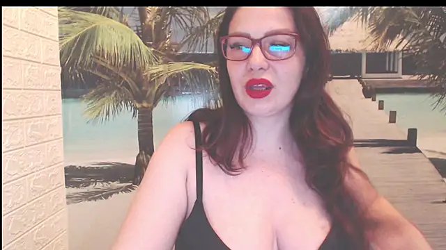 Queen  Natasha online show from April 20, 8:45 pm