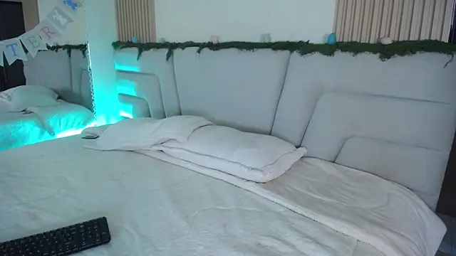 Miss Loise online show from March 31, 4:01 am