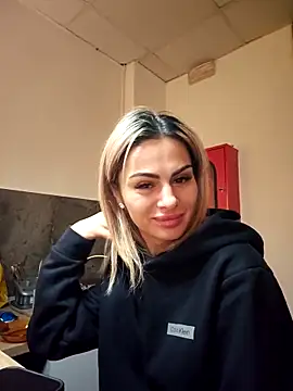 TiffanyMaze online show from March 10, 7:12 am