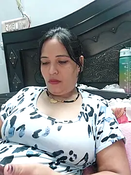 Poojabhabi101 online show from October 2, 7:13 am