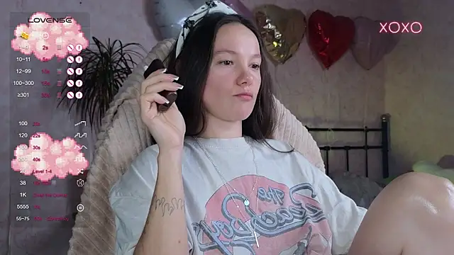 lil luna x online show from February 23, 8:19 pm