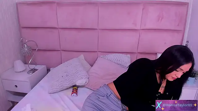 HannaTaylor online show from February 11, 4:25 am