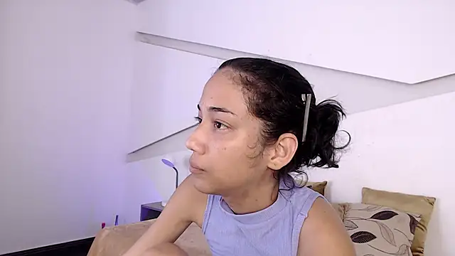 Snapshot of hot_little_bunny chatting on September 24, 8:52 pm hot little bunny online show from September 24, 8:52 pm