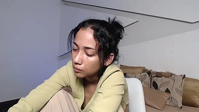 Snapshot of hot_little_bunny chatting on September 23, 8:18 pm hot little bunny online show from September 23, 8:18 pm