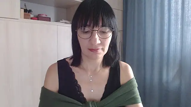 Erica95Bloom online show from September 18, 9:30 am