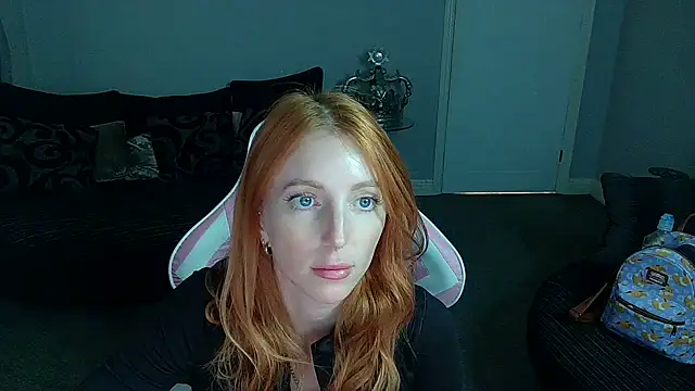 Red firesquirt online show from October 7, 2:10 pm