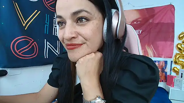 LovelyAzucena online show from July 28, 7:39 pm