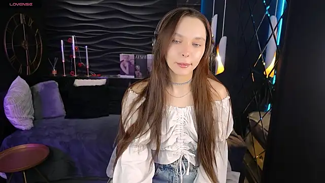 ChloeSunny online show from April 24, 9:06 pm