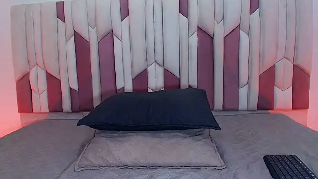 Snapshot of lucyy_gray chatting on September 12, 3:29 am lucyy gray online show from September 12, 3:29 am