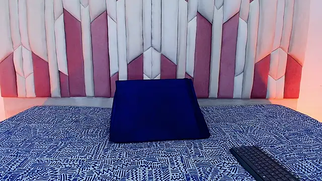 Snapshot of lucyy_gray chatting on September 30, 3:12 am lucyy gray online show from September 30, 3:12 am