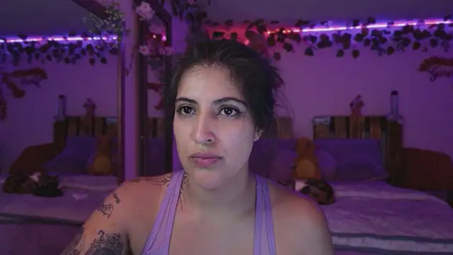 azahar  ziiz online show from November 23, 1:30 am