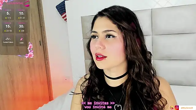 Snapshot of Goddess_mia2 chatting on October 5, 3:11 am Goddess mia2 online show from October 5, 3:11 am