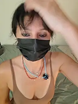 Silvia Zeno online show from August 3, 3:39 pm