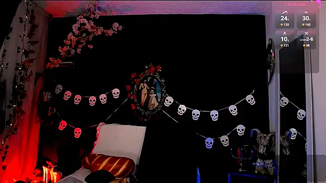 kitty roxy online show from October 25, 8:00 am