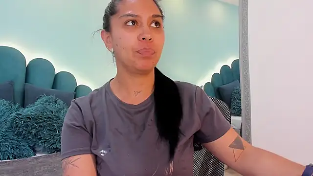 sharlott18 online show from April 9, 7:41 pm